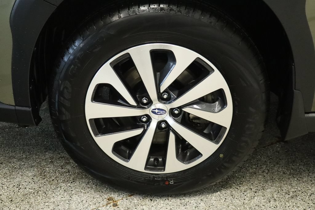 Used 2025 Subaru Outback Premium AWD/4WD image 16