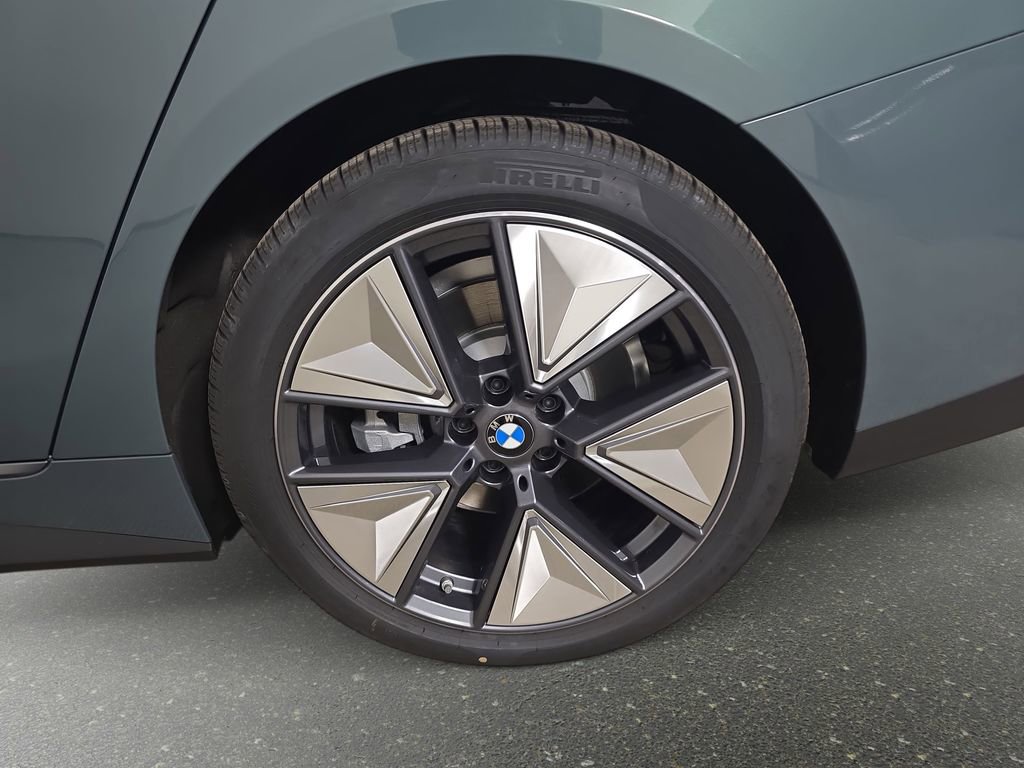 New 2026 BMW i4 xDrive40i w/ Premium Package image 34