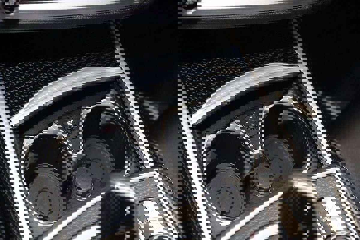 Used 2022 BMW 750i xDrive w/ M Sport Package image 38