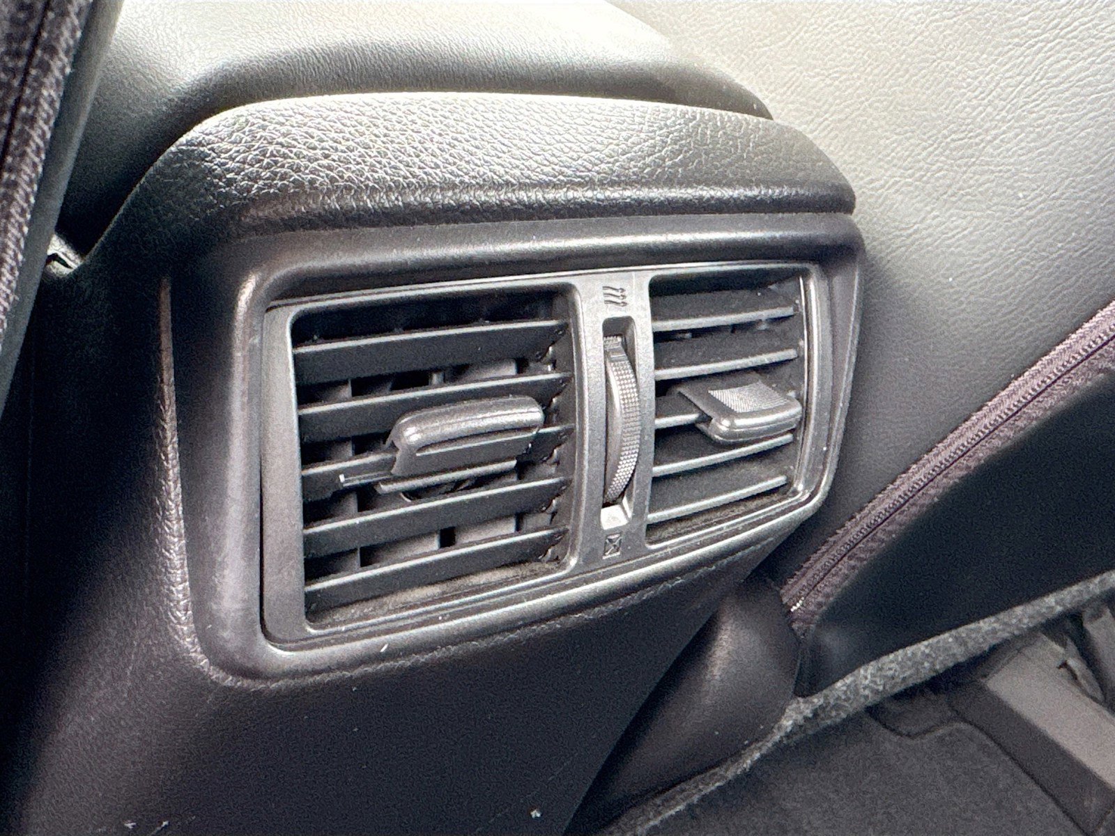 Used 2022 Nissan Rogue Sport SL FWD image 27