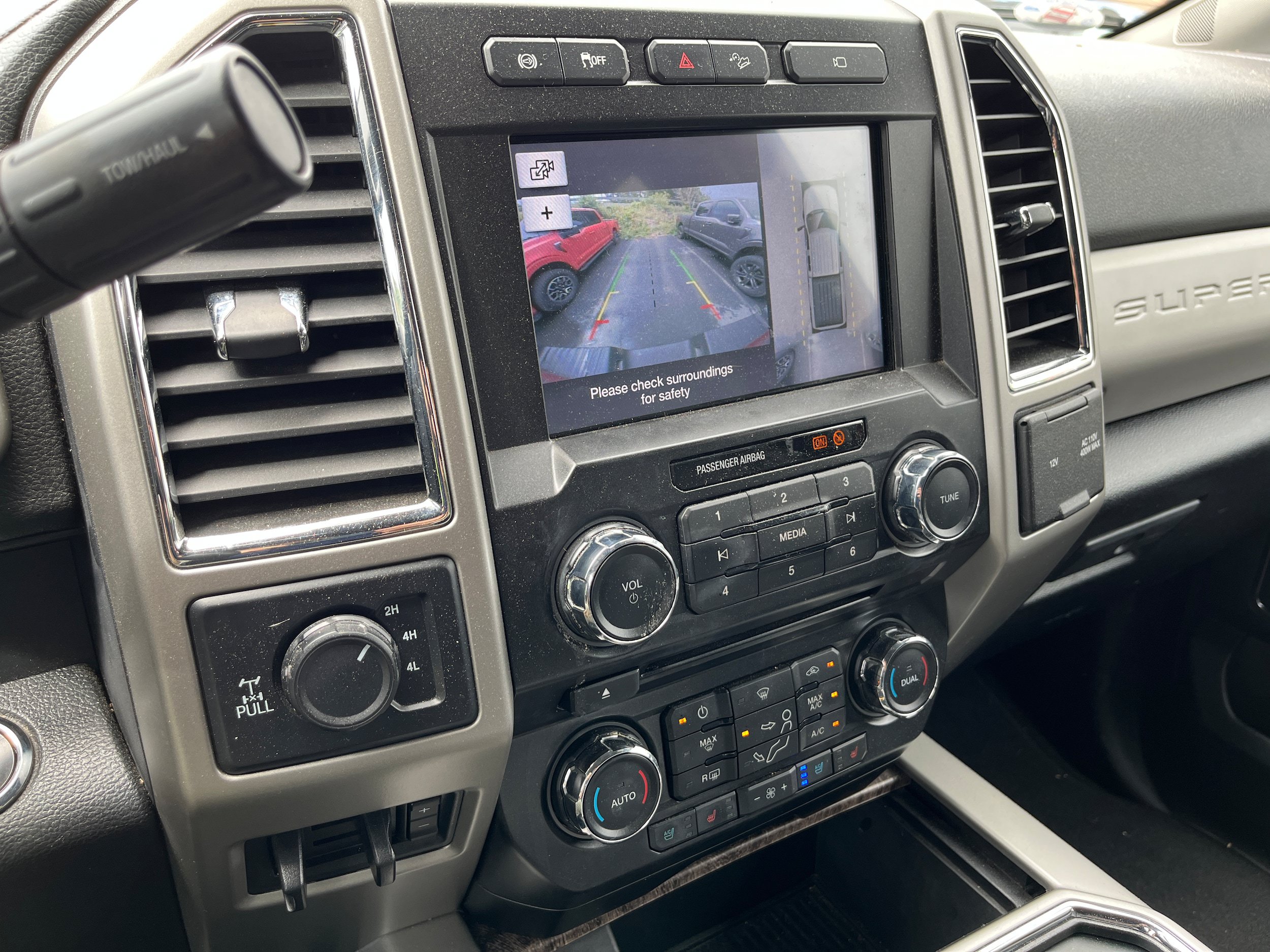 Used 2018 Ford F250 Lariat w/ Lariat Ultimate Package AWD/4WD image 17