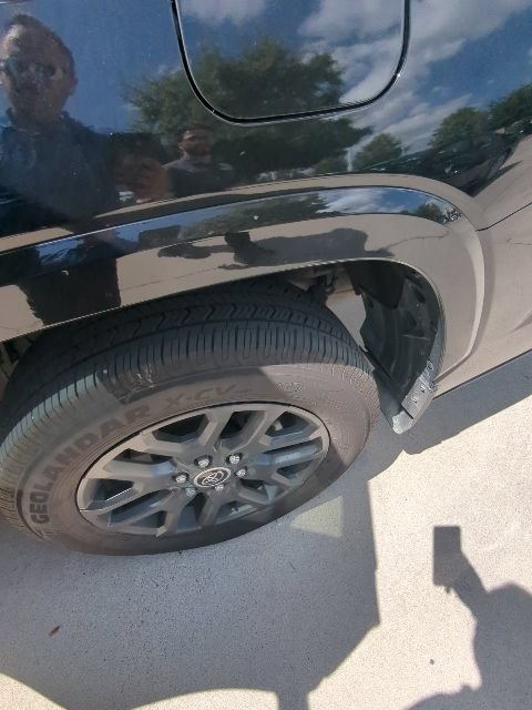 Used 2023 Toyota Sequoia Platinum AWD/4WD image 6