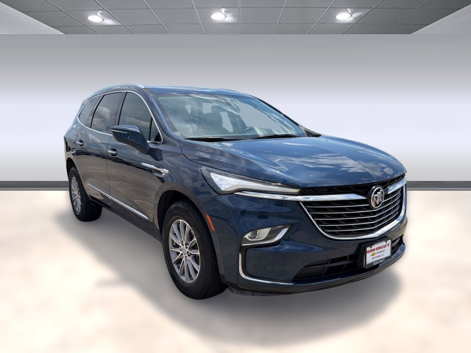 Used 2023 Buick Enclave Essence AWD/4WD image 6