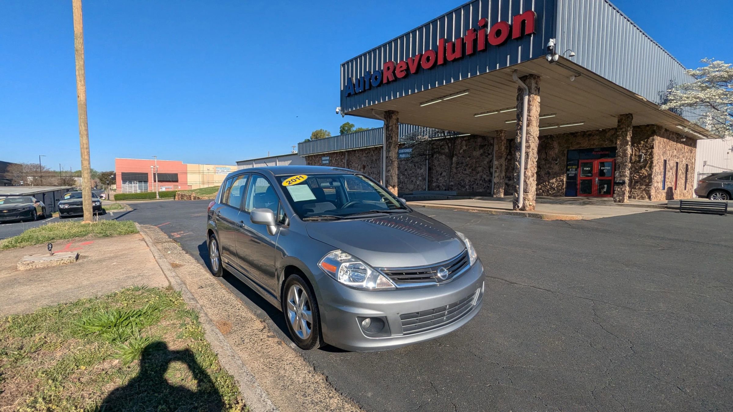 Used 2011 Nissan Versa SL w/ Premium Pkg