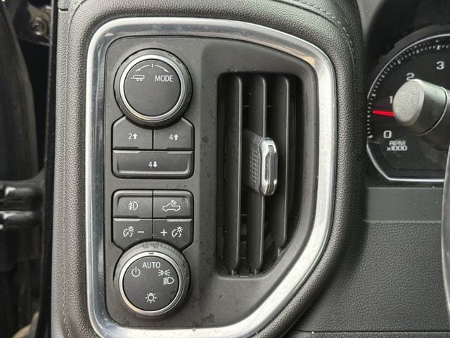 Used 2022 Chevrolet Silverado 2500 LT w/ Convenience Package AWD/4WD image 24