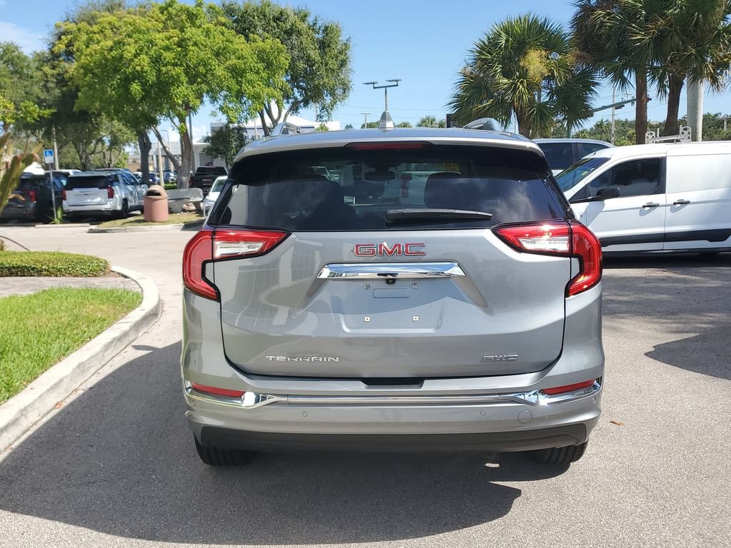 Used 2023 GMC Terrain Denali AWD/4WD image 4