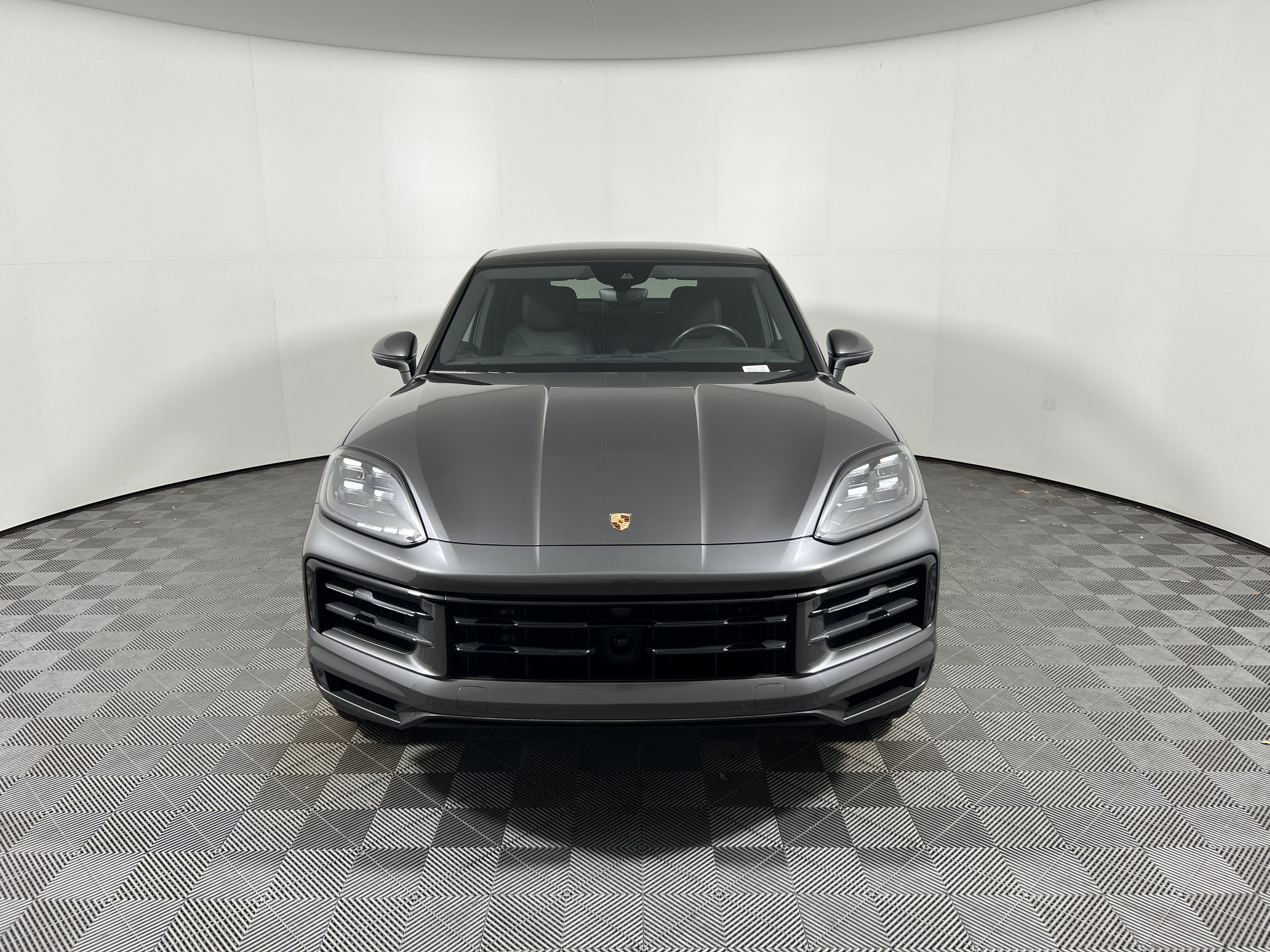 Certified 2024 Porsche Cayenne Coupe AWD/4WD image 10