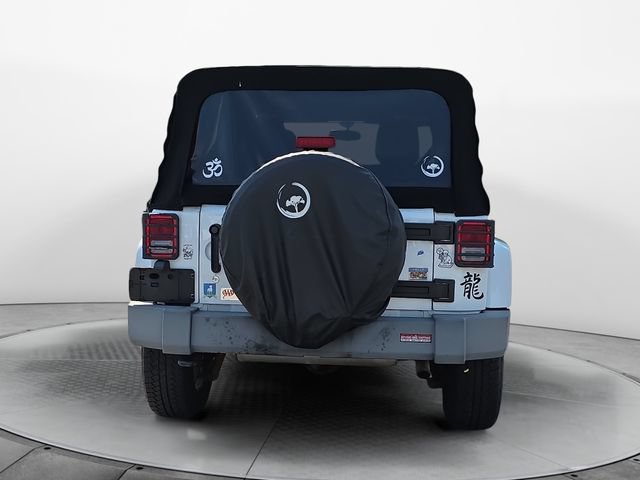 Used 2015 Jeep Wrangler Unlimited Sahara w/ Connectivity Group AWD/4WD image 4