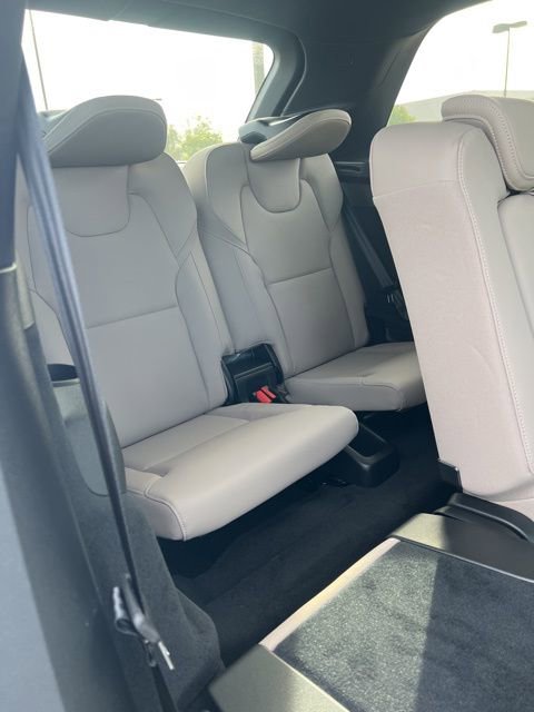 New 2026 Volvo XC90 T8 Plus w/ Protection Package Premier AWD/4WD image 32