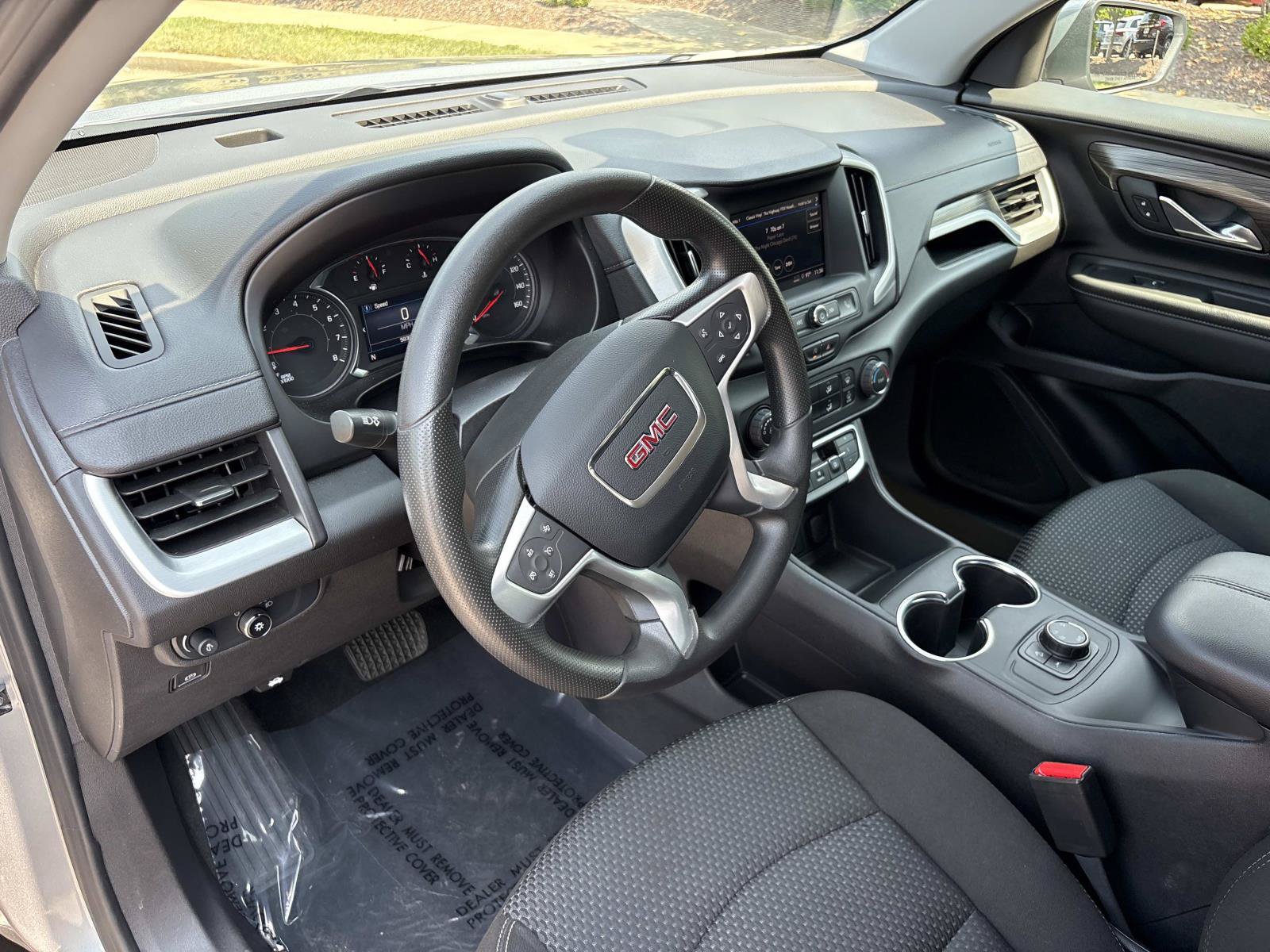 Used 2024 GMC Terrain SLE AWD/4WD image 15