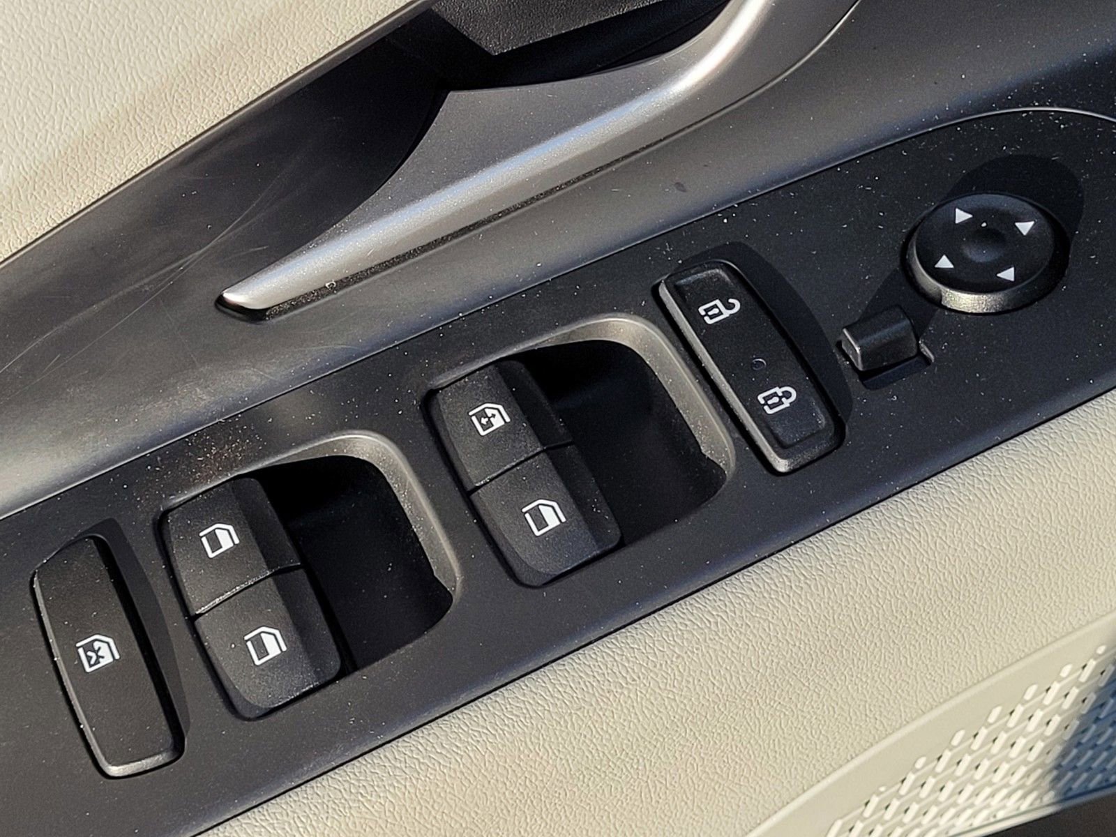 Certified 2023 Hyundai Elantra Limited image 23