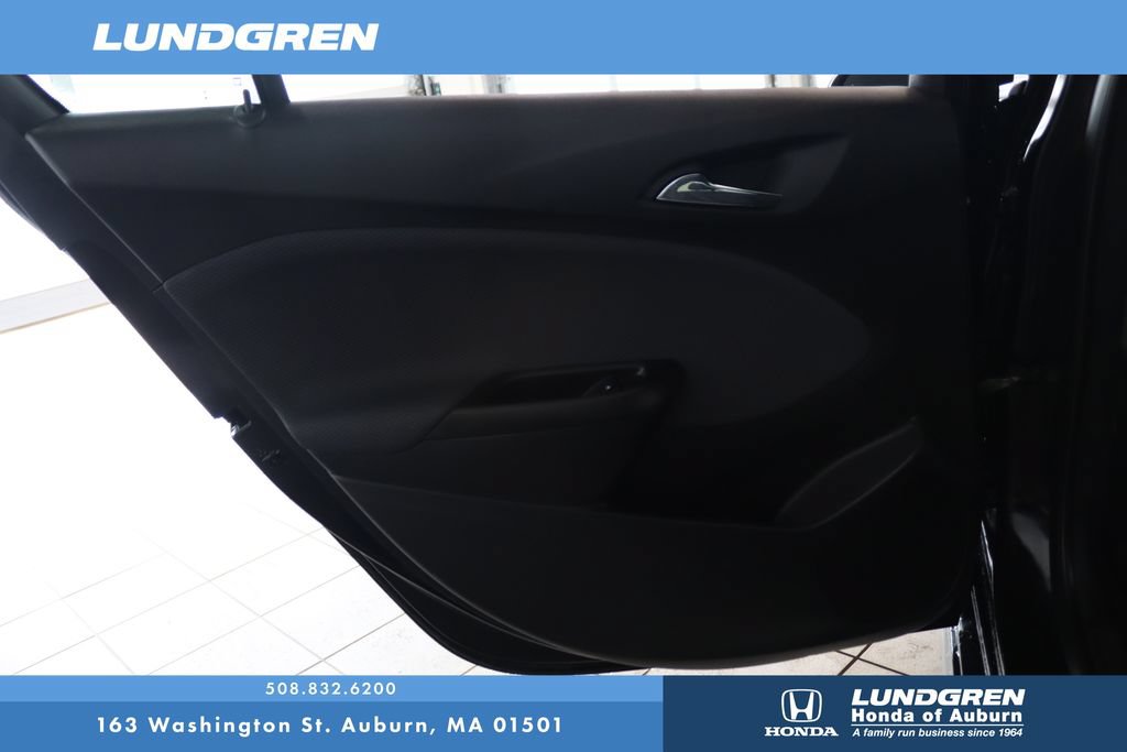 Used 2018 Chevrolet Cruze LT FWD image 12