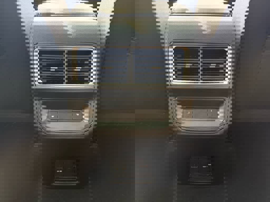 New 2026 Volkswagen Atlas Cross Sport SEL R-Line image 25