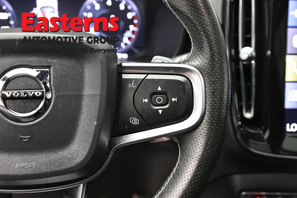 Used 2020 Volvo XC40 T5 R-Design AWD/4WD image 16