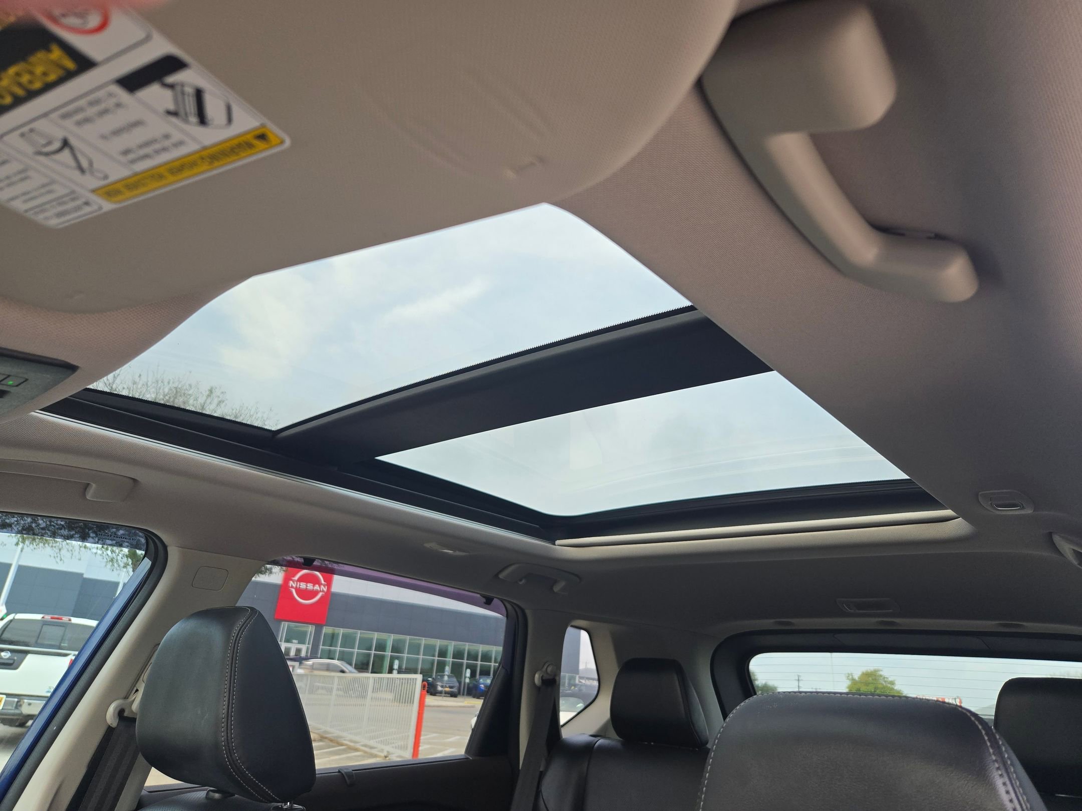 Used 2021 Nissan Rogue Platinum image 10