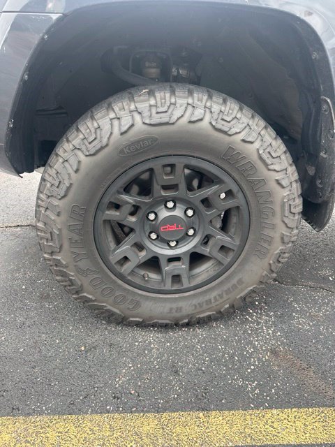 Used 2024 Toyota 4Runner TRD Off-Road Premium w/ Moonroof Package AWD/4WD image 2