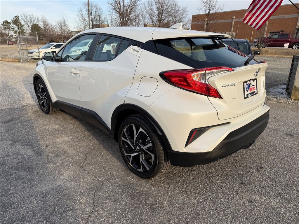 Used 2019 Toyota C-HR image 3