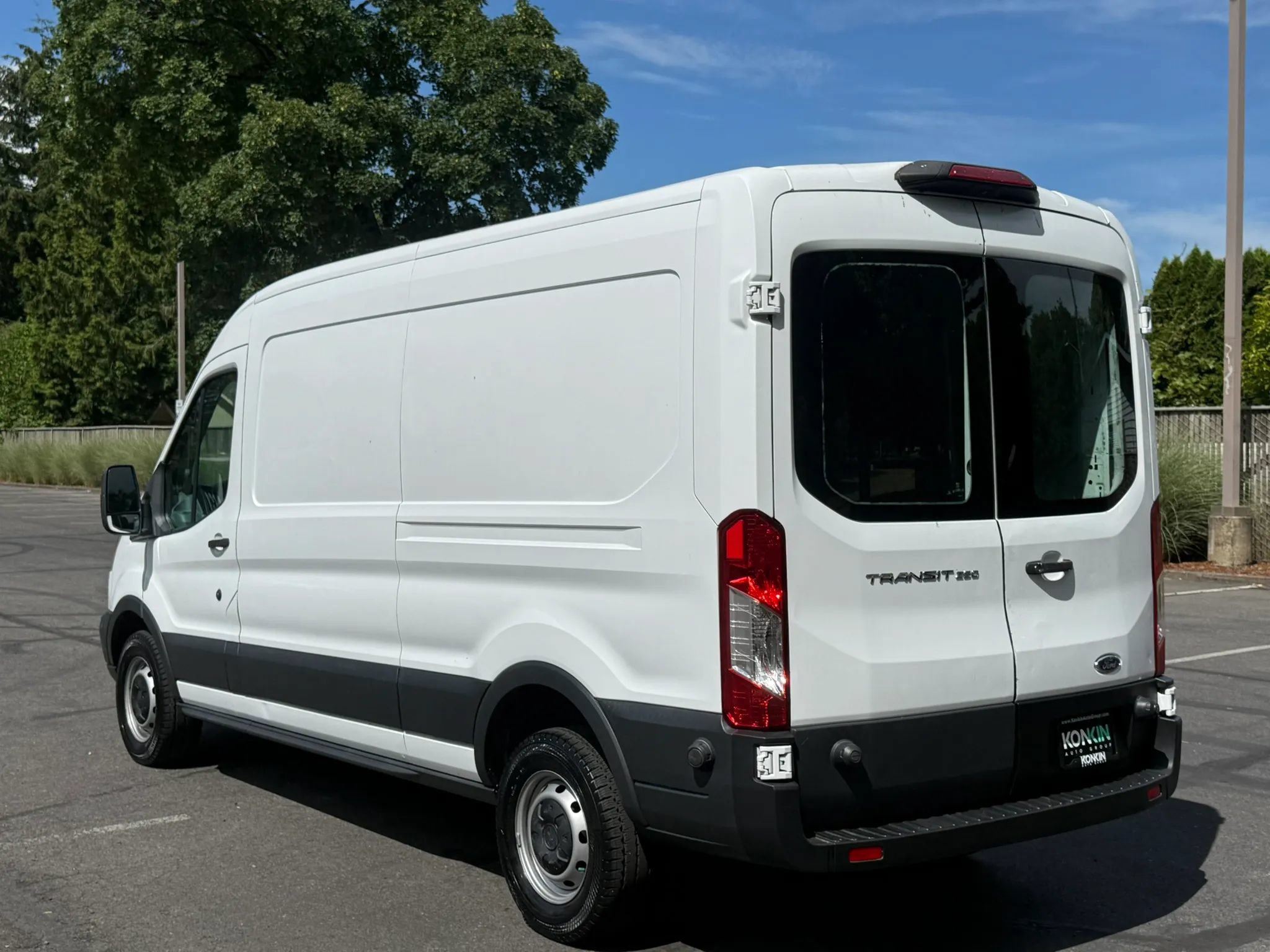 Used 2018 Ford Transit 250 148 Medium Roof RWD image 4