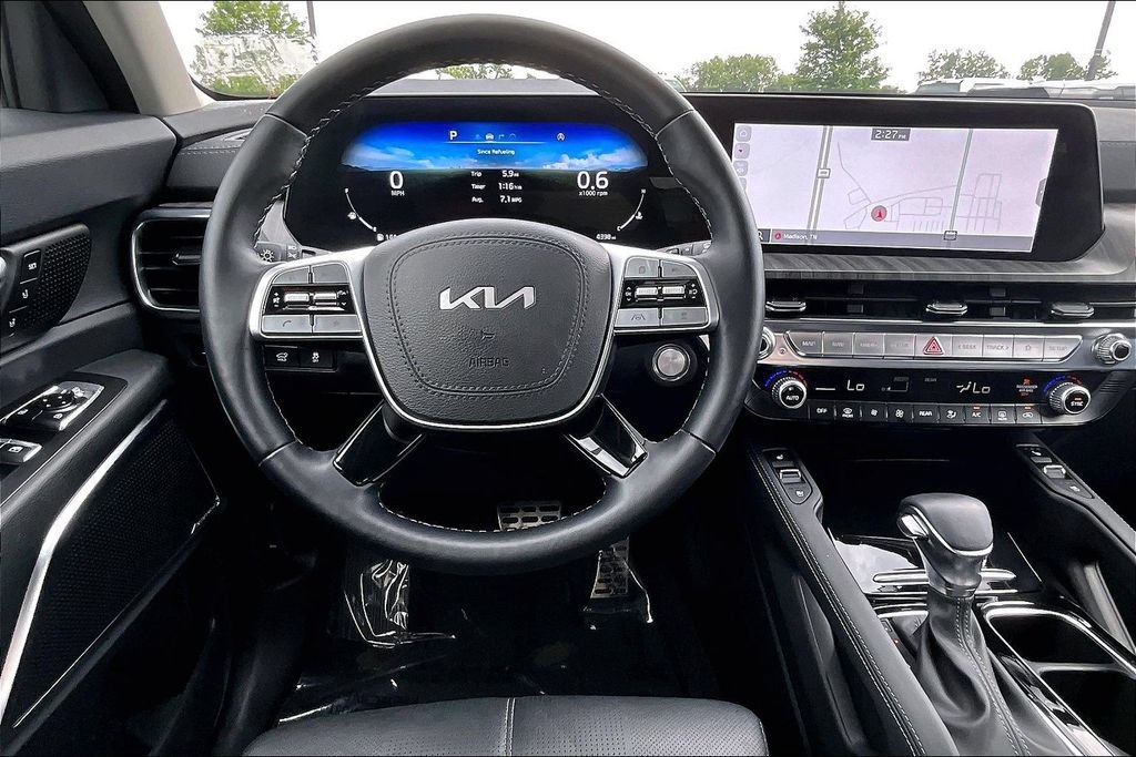 Used 2025 Kia Telluride SX w/ SX Captain's Chair Package AWD/4WD image 10