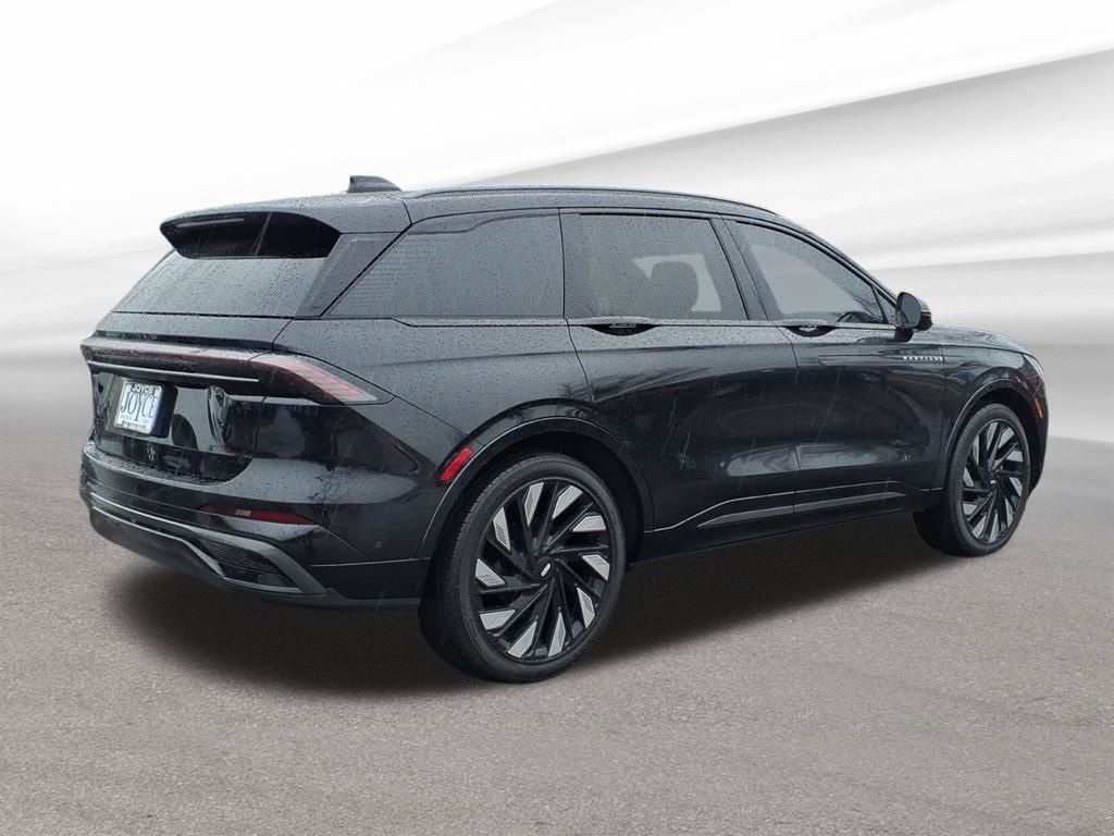 Used 2024 Lincoln Nautilus Reserve w/ Equipment Group 202A image 5