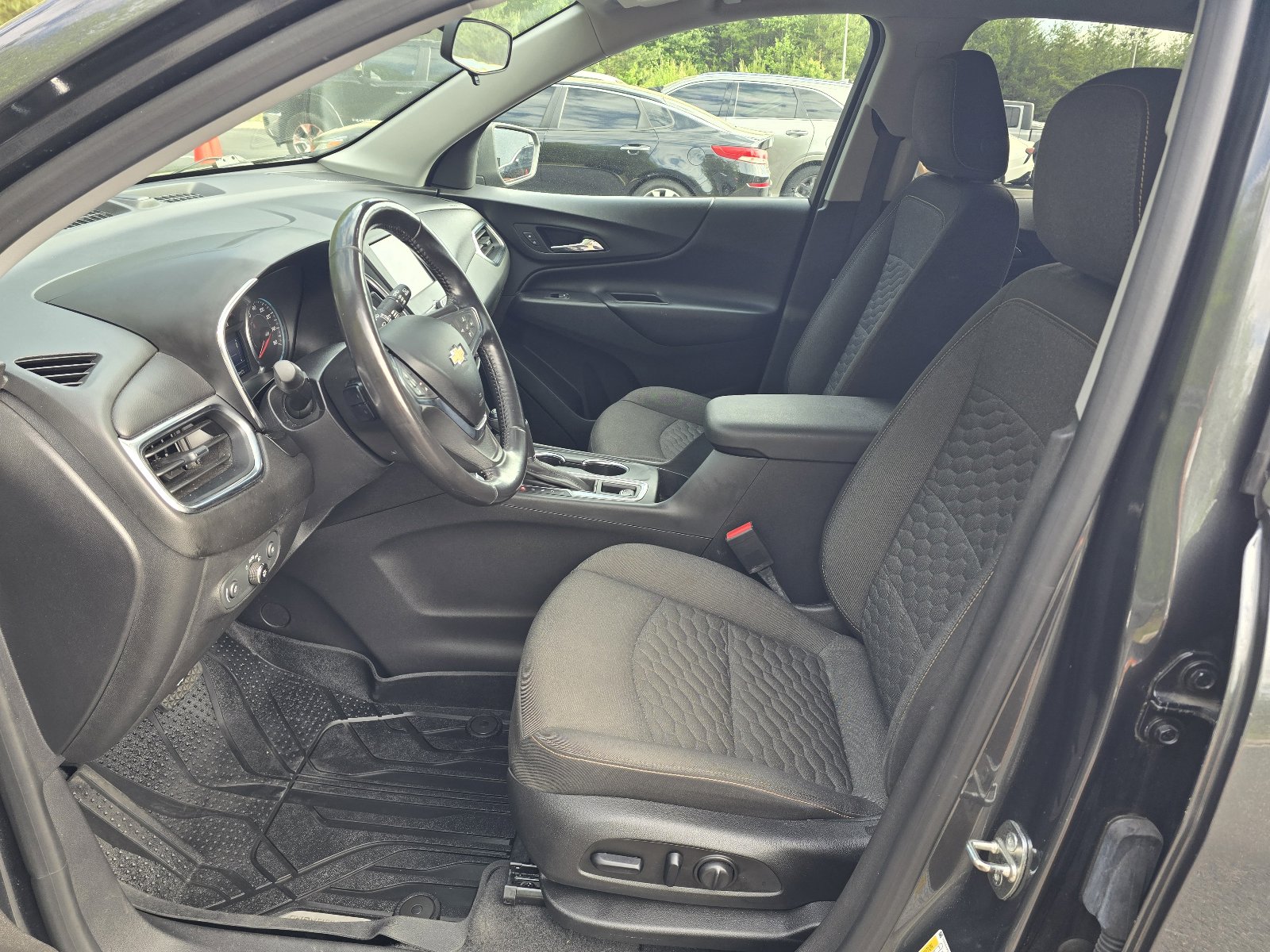 Used 2020 Chevrolet Equinox LT image 11