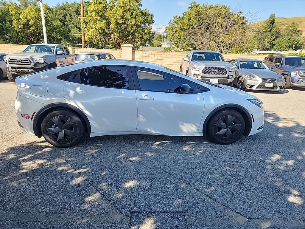 Used 2023 Toyota Prius Prime SE image 6