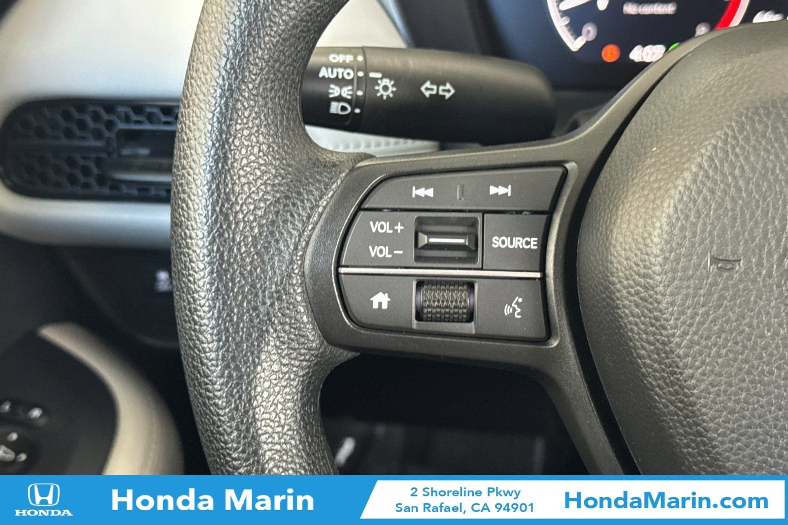 Certified 2025 Honda HR-V LX image 29