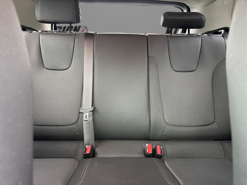 Used 2024 Buick Encore GX Preferred image 18