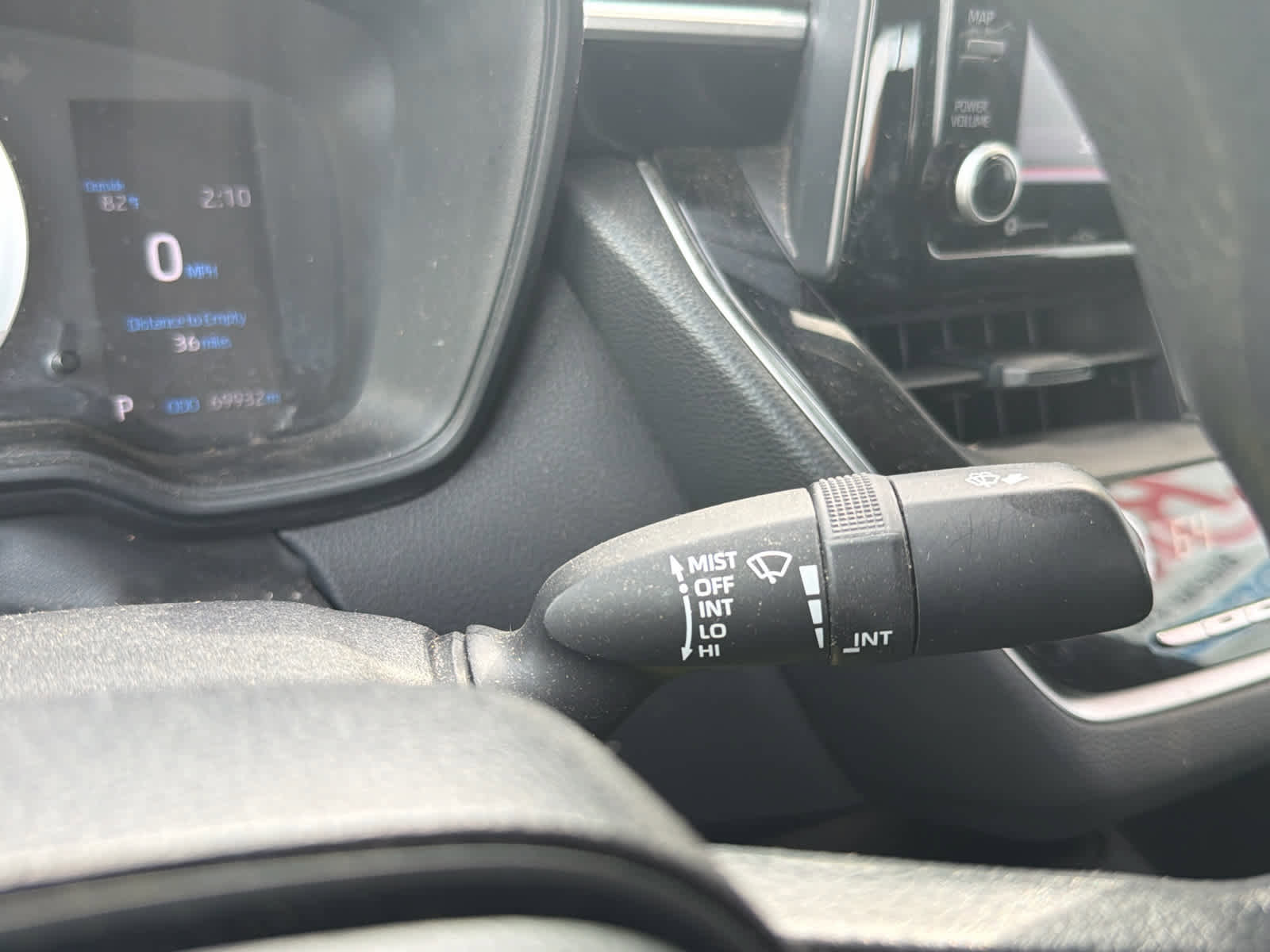 Used 2022 Toyota Corolla LE FWD image 25