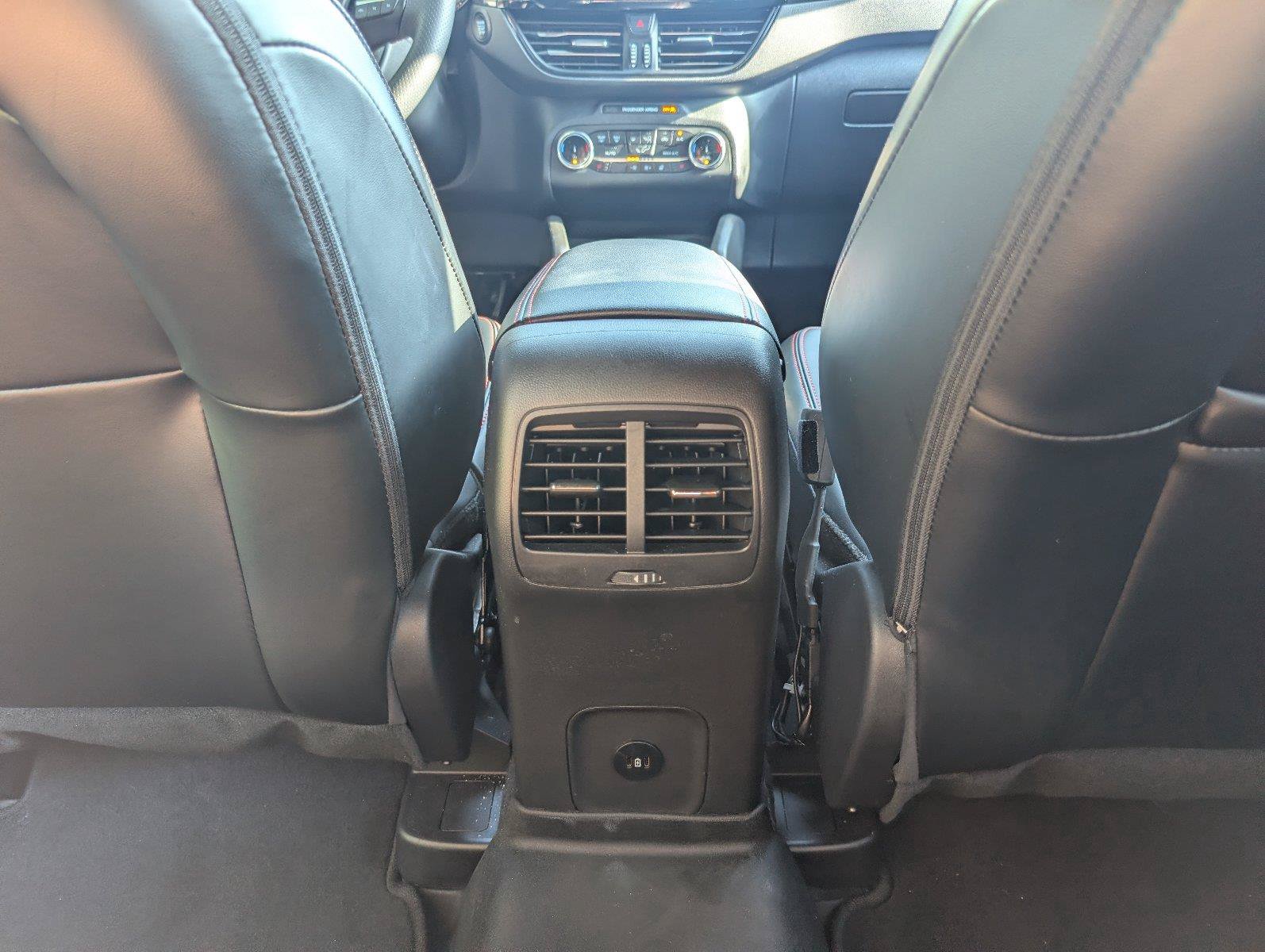 Used 2024 Ford Escape ST-Line w/ Cold Weather Package FWD image 34