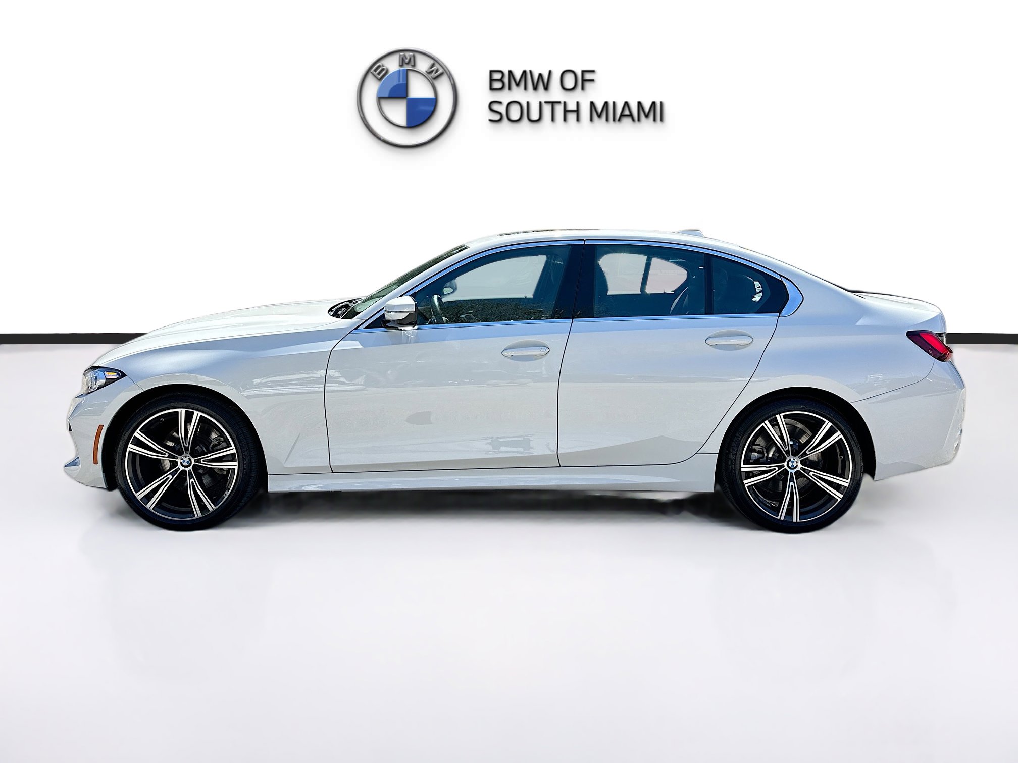Certified 2024 BMW 330i Sedan w/ Convenience Package image 4