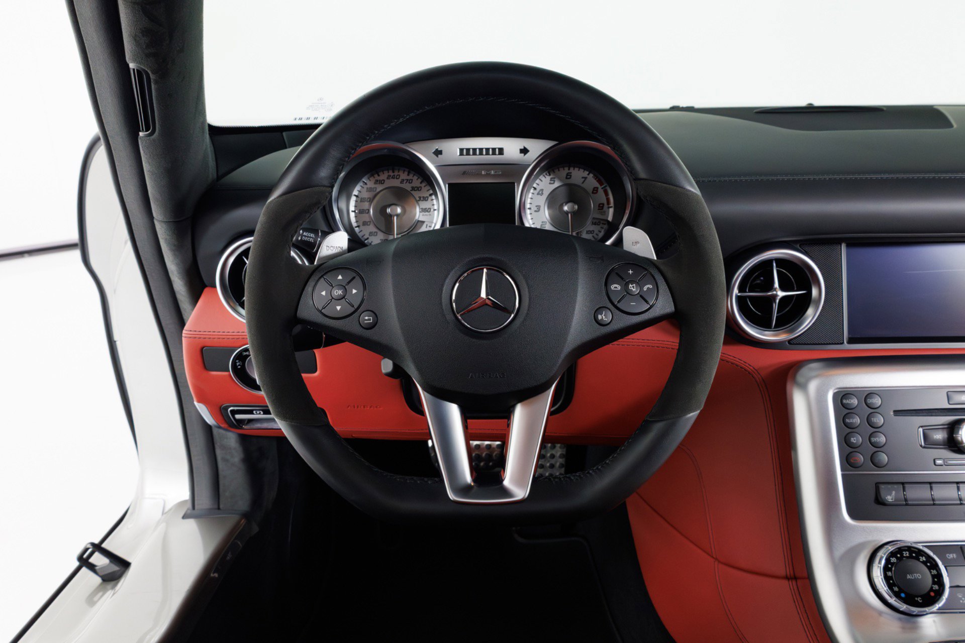 Used 2011 Mercedes-Benz SLS AMG Coupe image 20