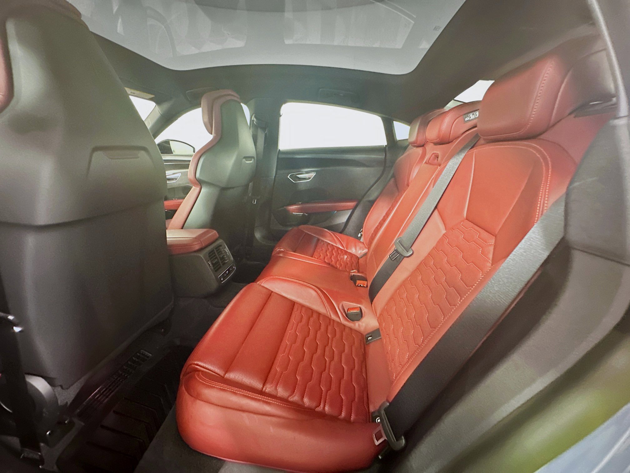 Used 2023 Audi e-tron GT Premium Plus w/ Performance Package image 27