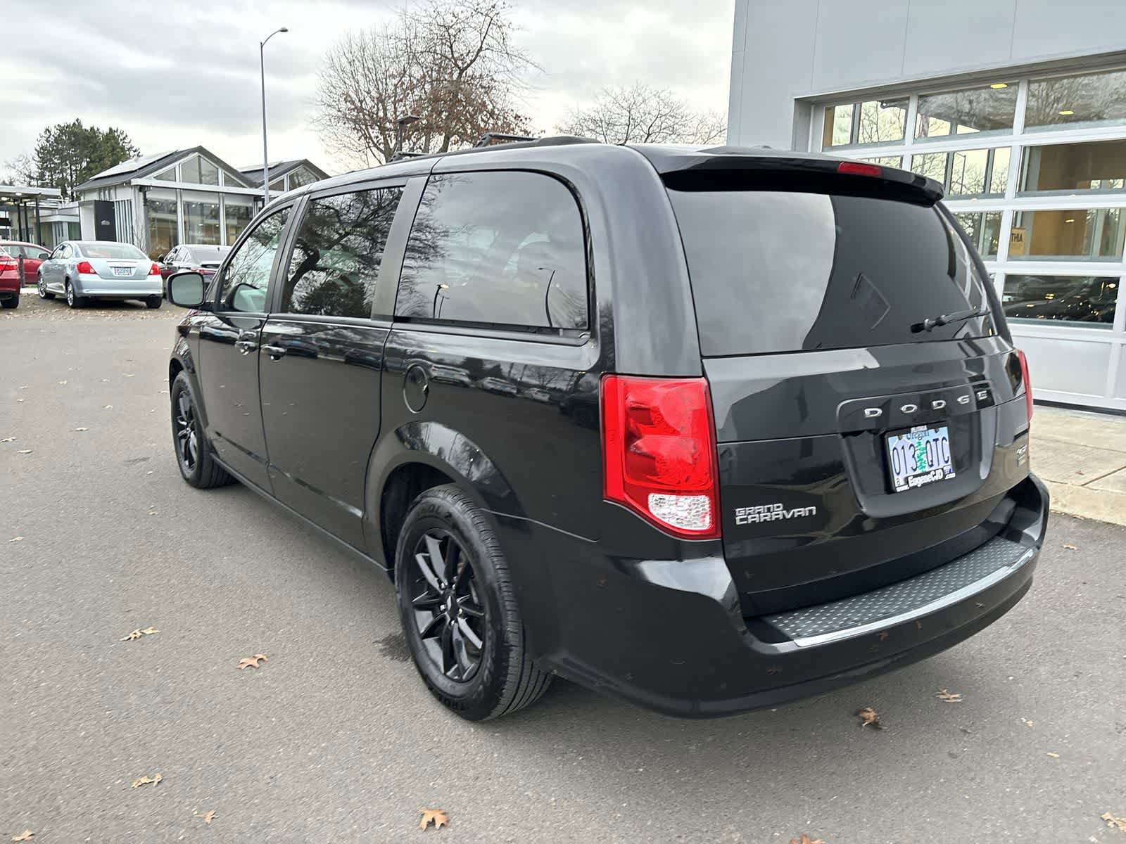 Certified 2019 Dodge Grand Caravan GT image 3