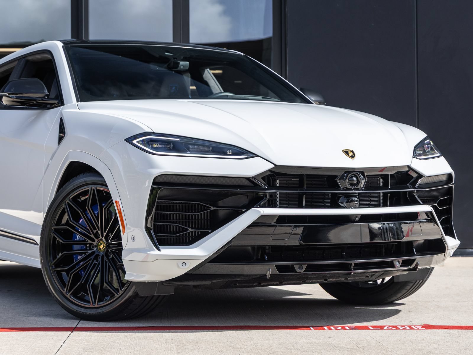Used 2025 Lamborghini Urus S AWD/4WD image 5