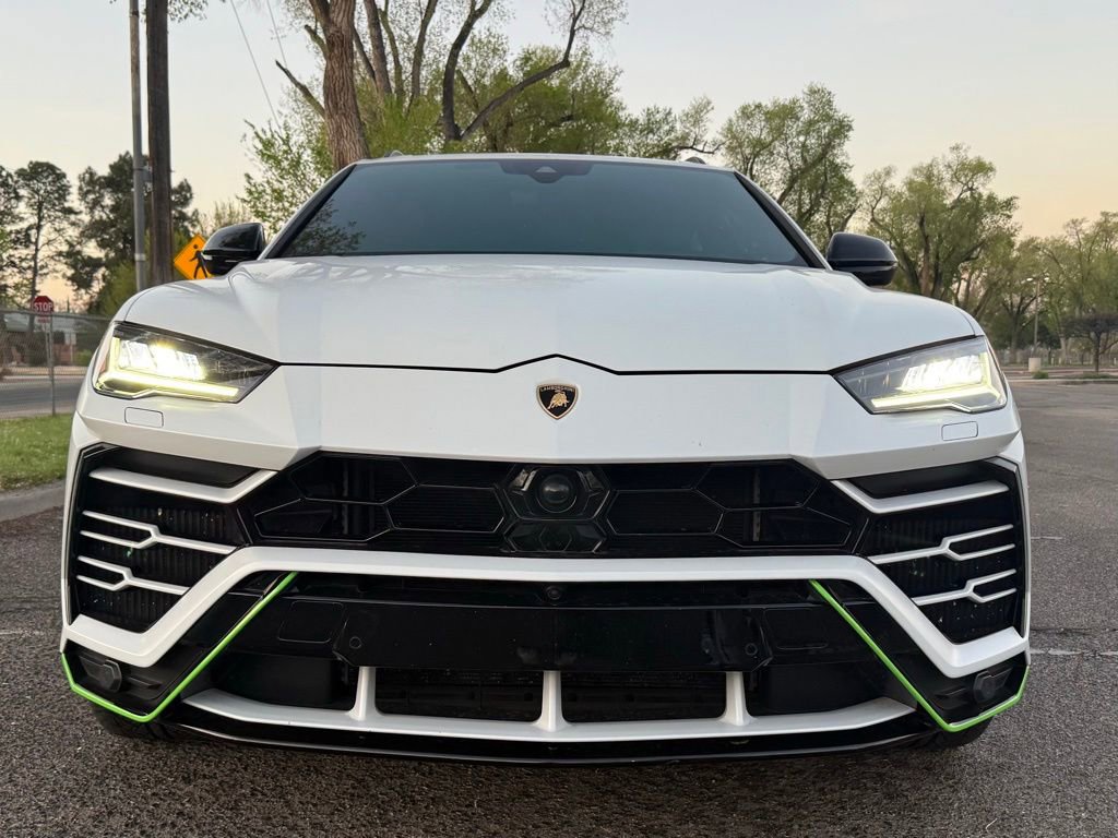 Used 2020 Lamborghini Urus AWD/4WD image 6