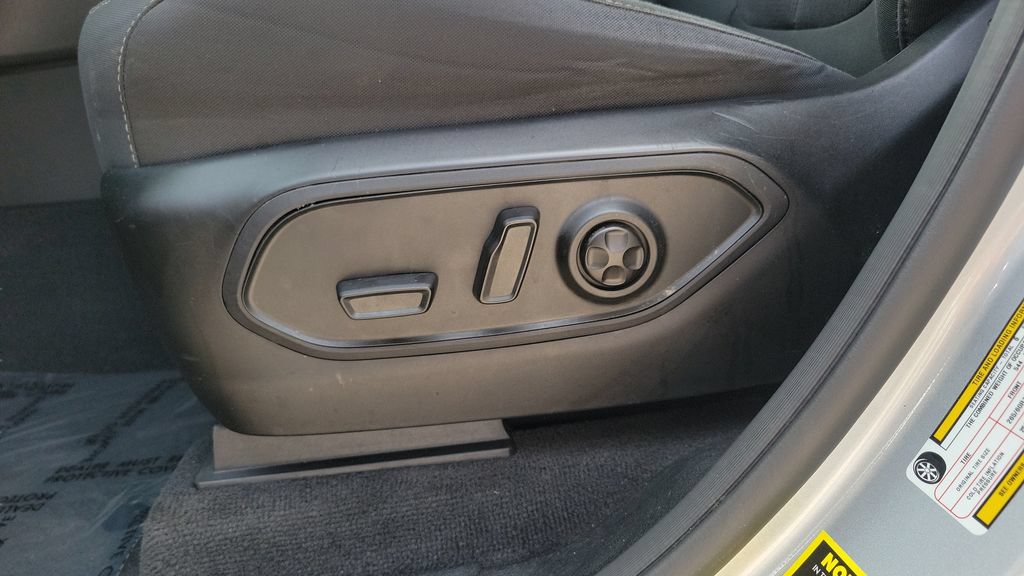 Used 2022 Jeep Grand Cherokee L Laredo w/ Luxury Tech Group I RWD image 16