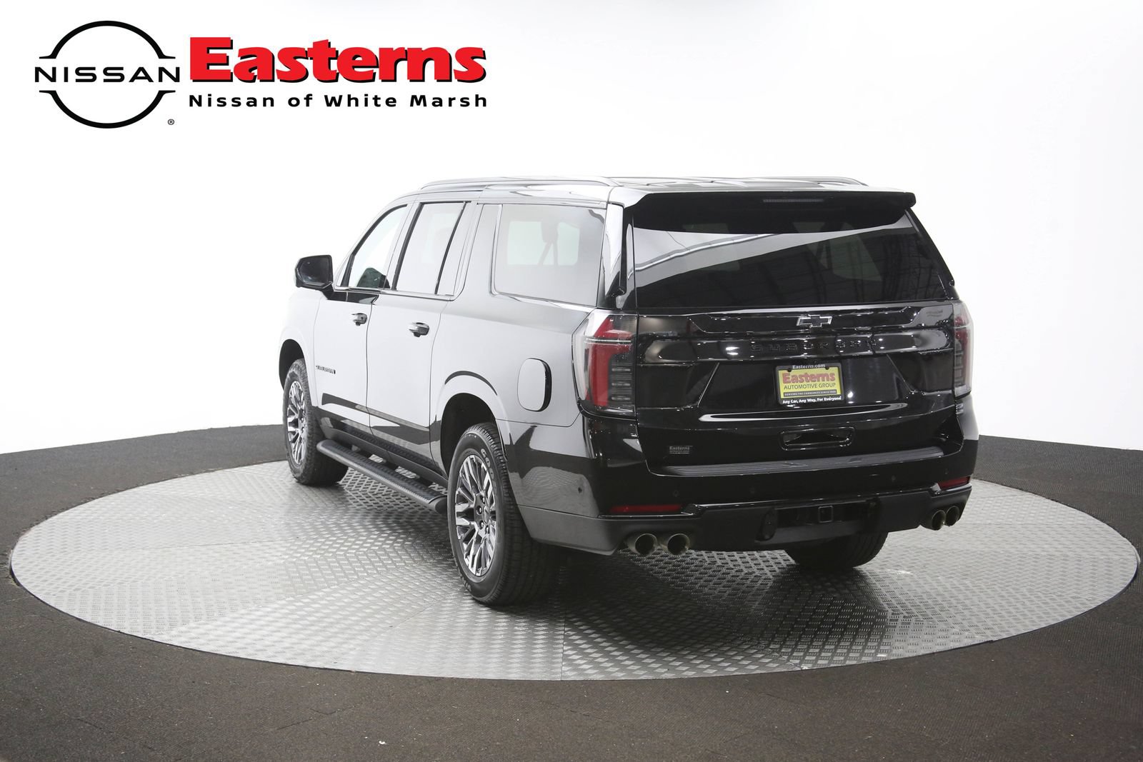 Used 2025 Chevrolet Suburban Z71 AWD/4WD image 38