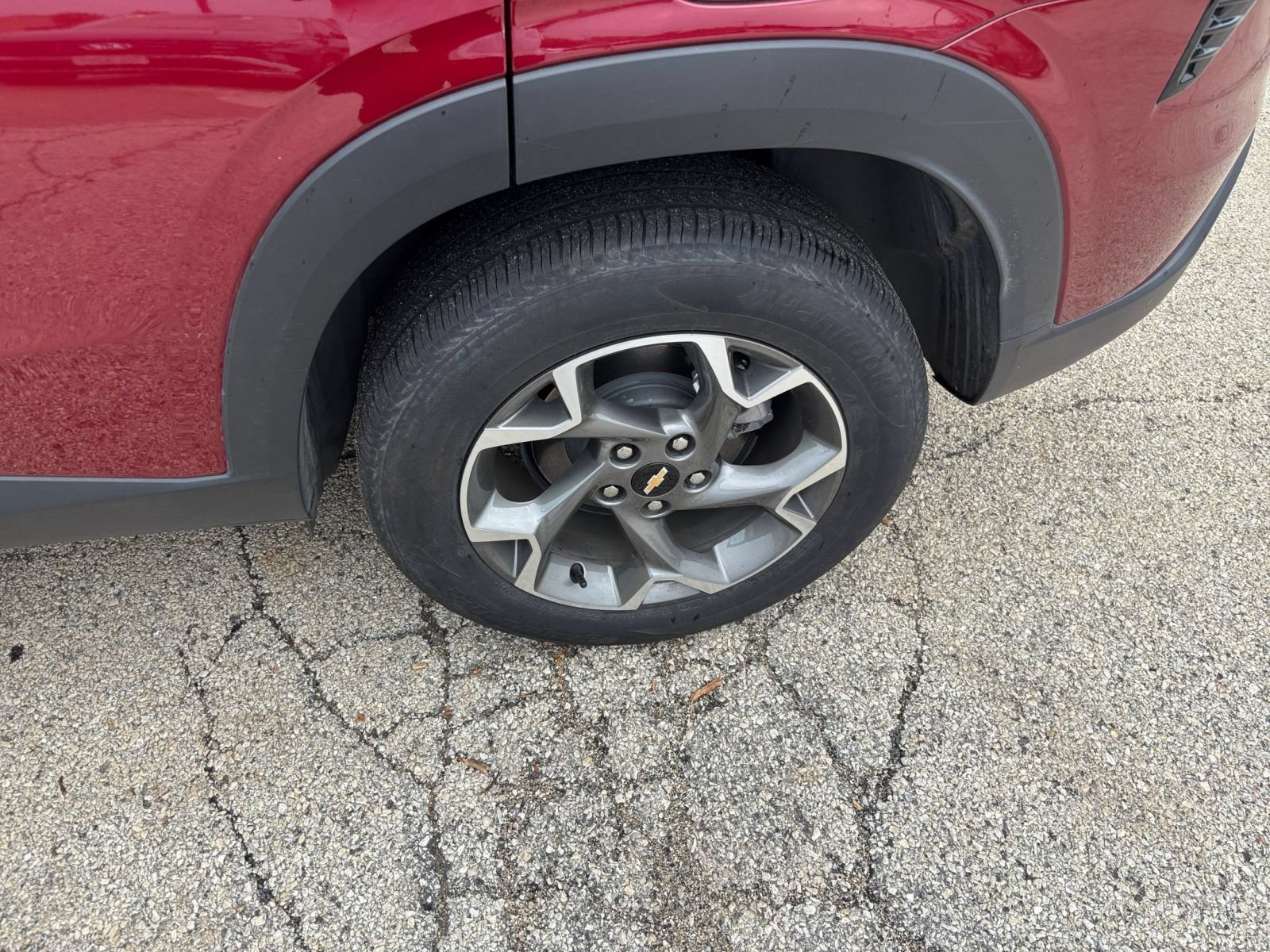 Used 2025 Chevrolet Trax LT FWD image 28