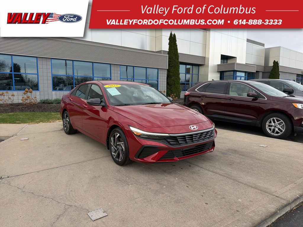 Used 2025 Hyundai Elantra Sport image 1