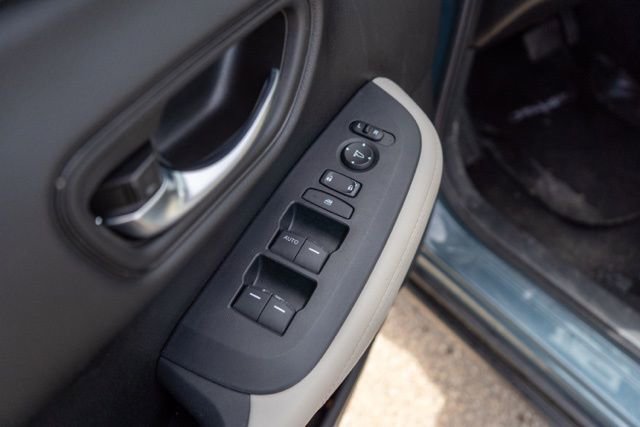 Used 2023 Honda HR-V LX image 16
