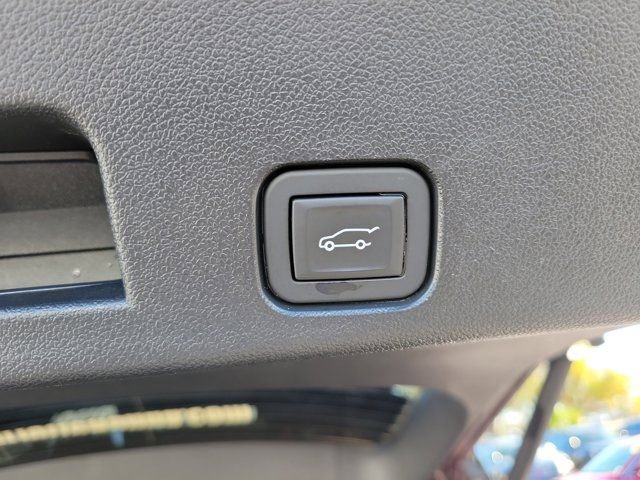 Used 2024 Chevrolet Traverse RS image 14