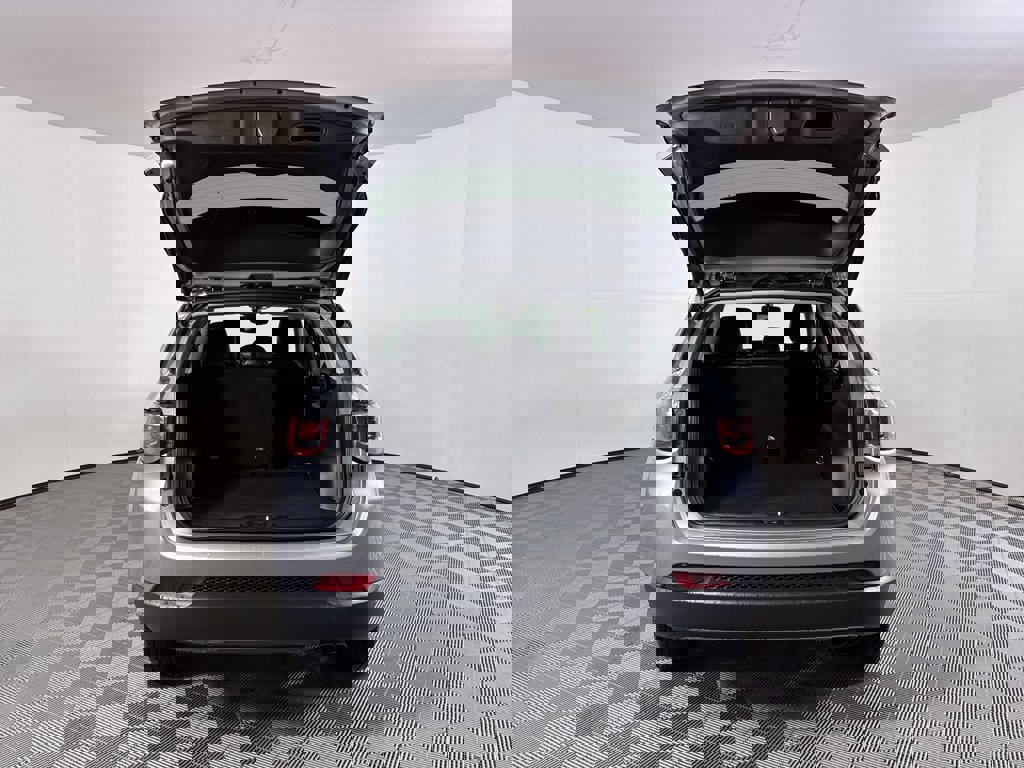 Used 2022 Jeep Compass Limited image 10