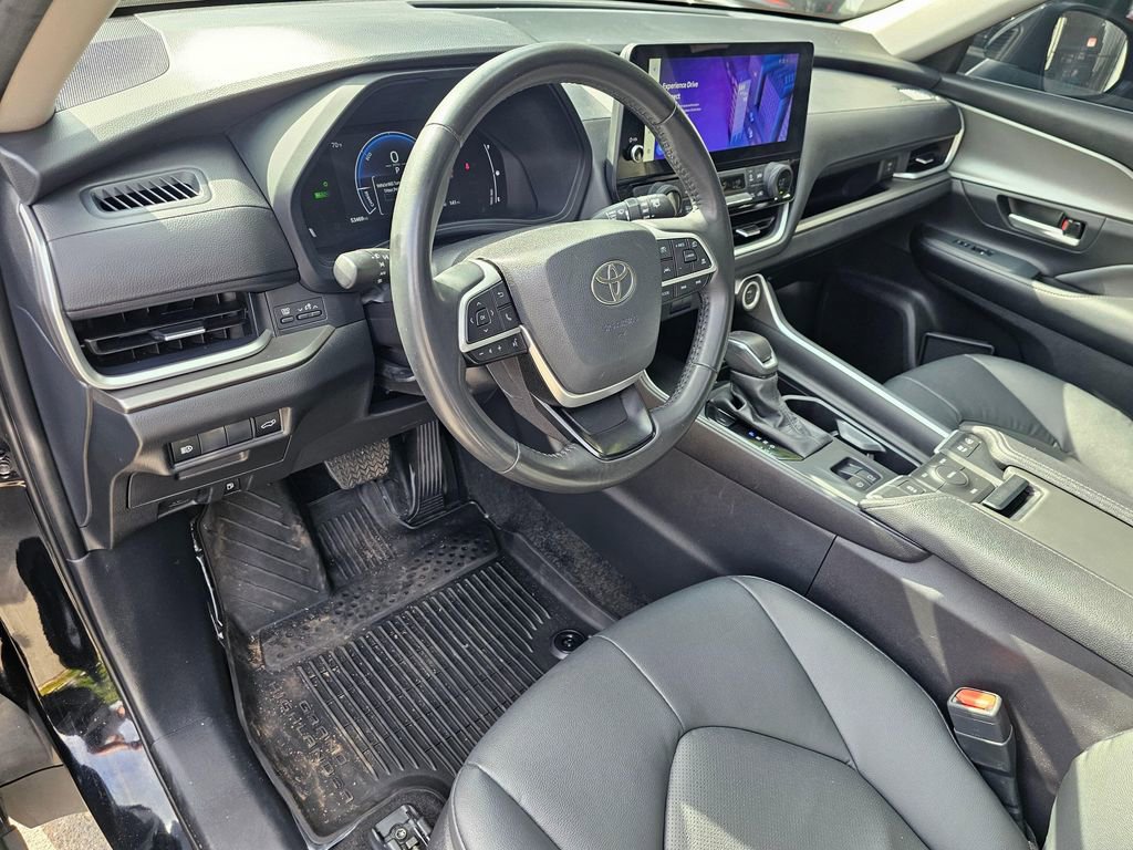 Used 2025 Toyota Grand Highlander AWD Hybrid image 22