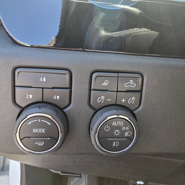 Used 2025 Chevrolet Silverado 2500 LT w/ Trail Boss Package AWD/4WD image 34