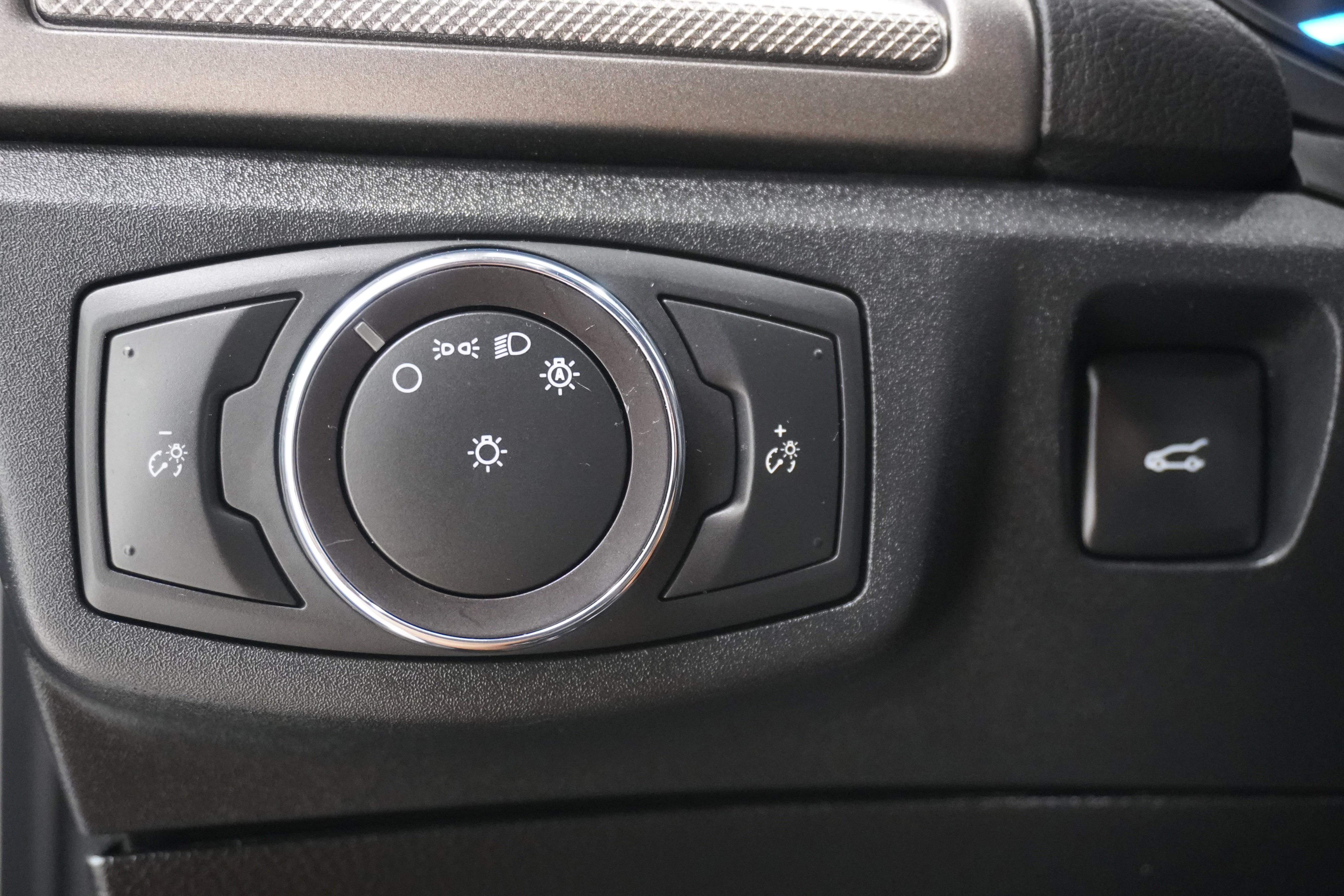 Used 2020 Ford Fusion S image 18