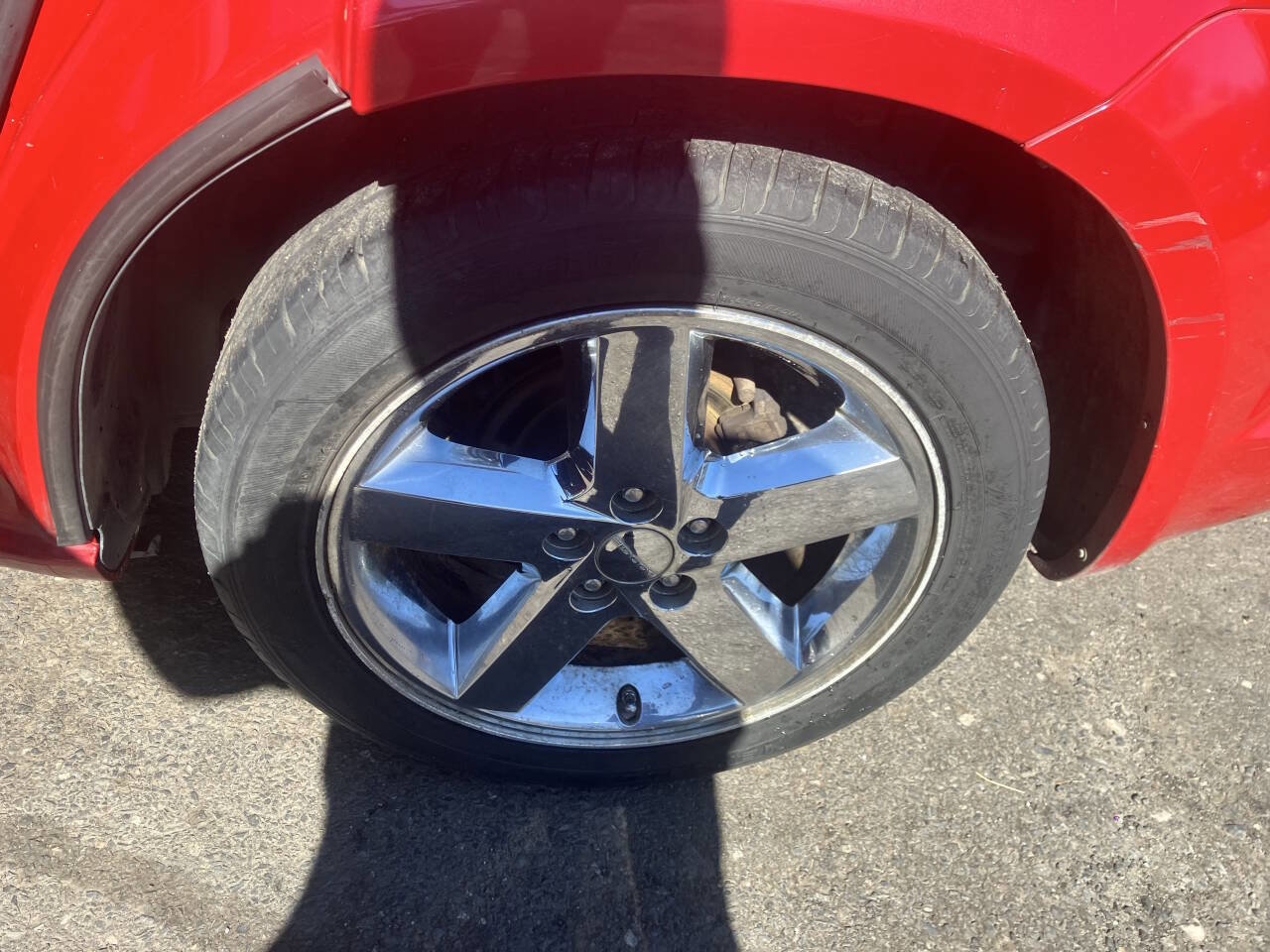 Used 2013 Dodge Avenger SE image 16