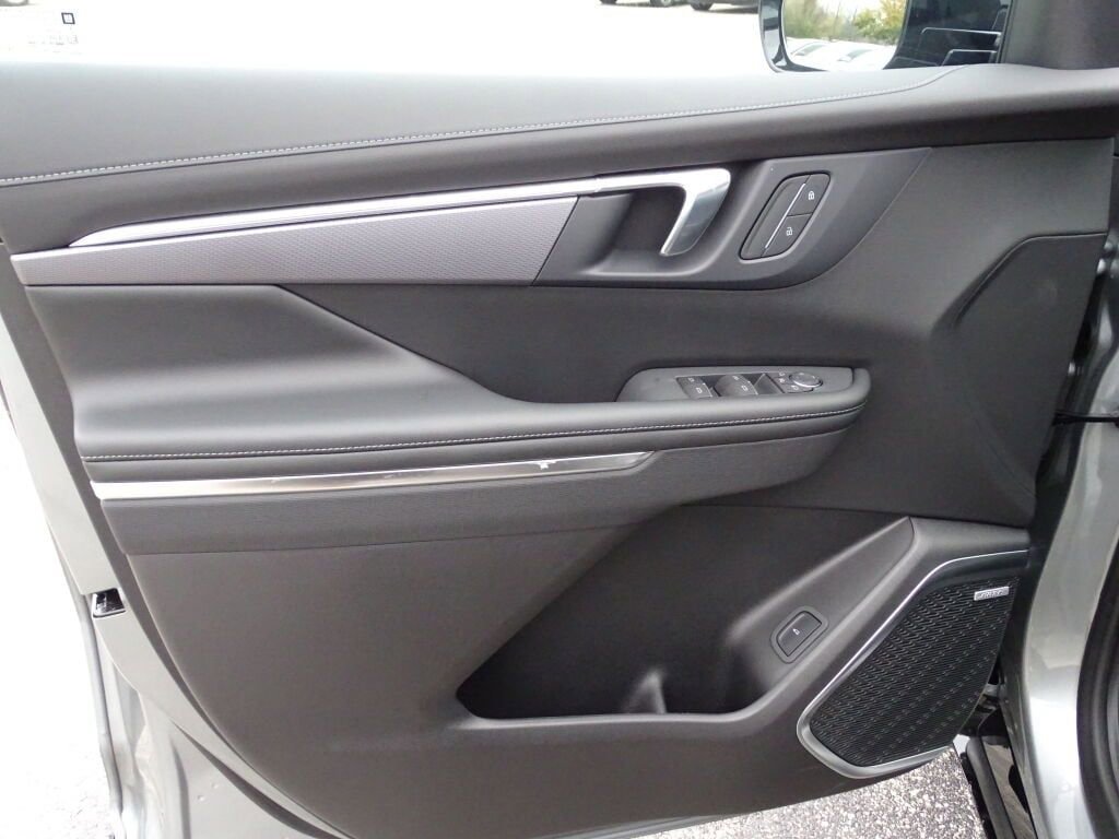 New 2025 Buick Enclave Sport Touring w/ Super Cruise Package image 24