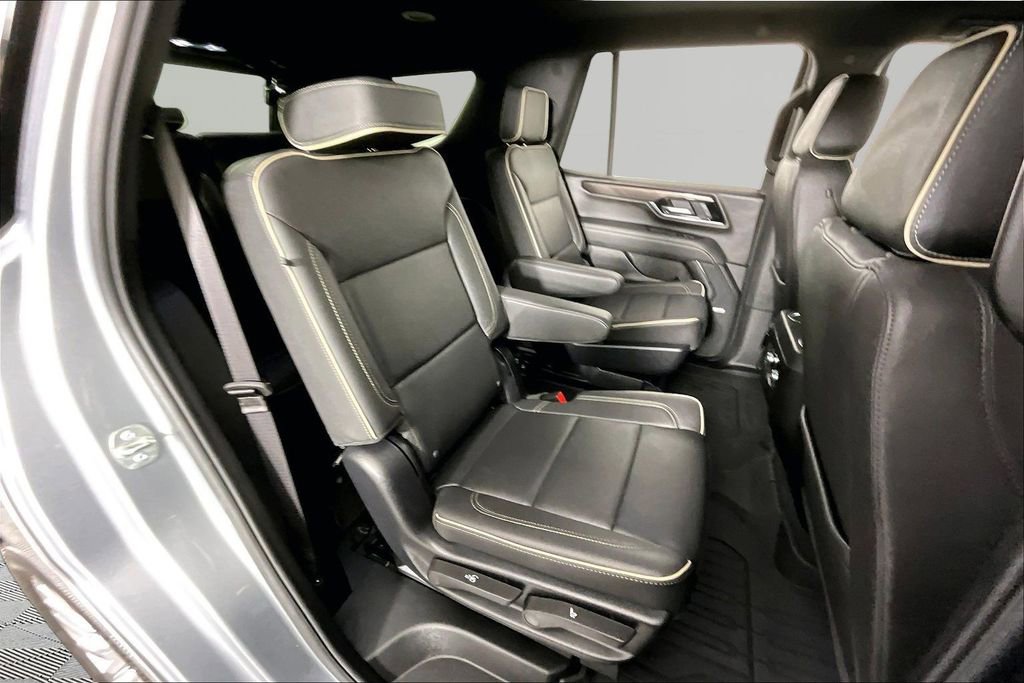 Used 2025 GMC Yukon Elevation AWD/4WD image 24