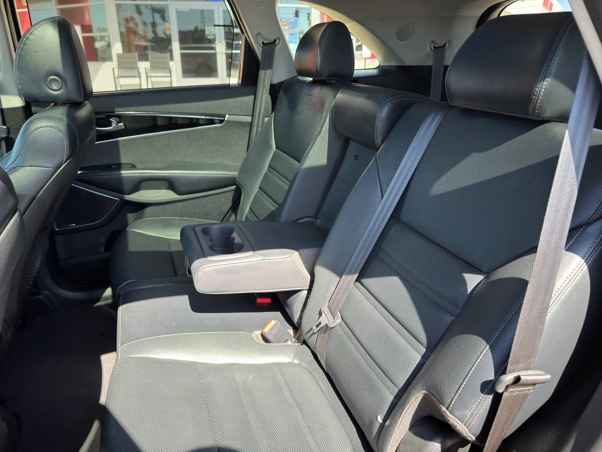 Used 2019 Kia Sorento SX image 37